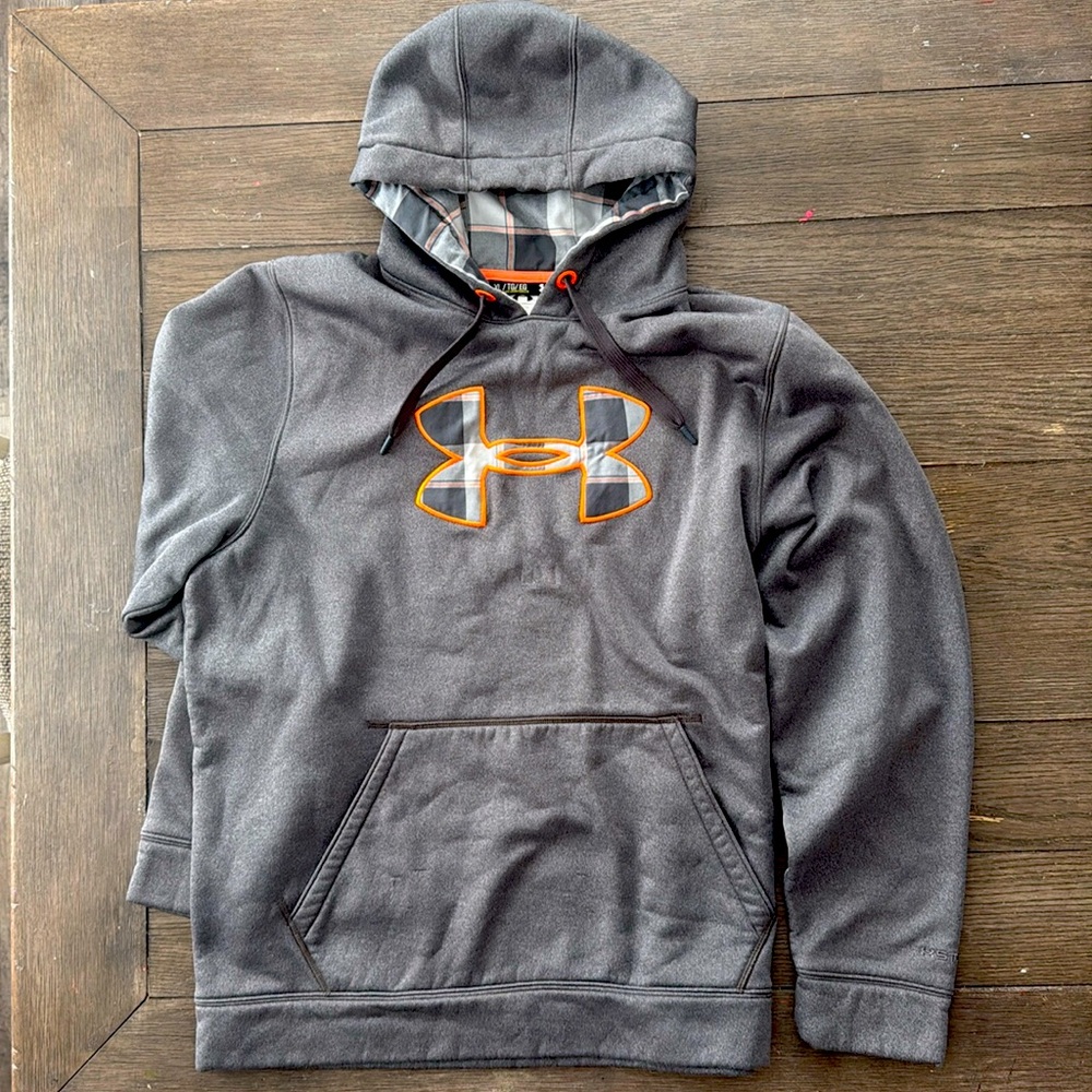 Men’s Under Armour hooded sweatshirt